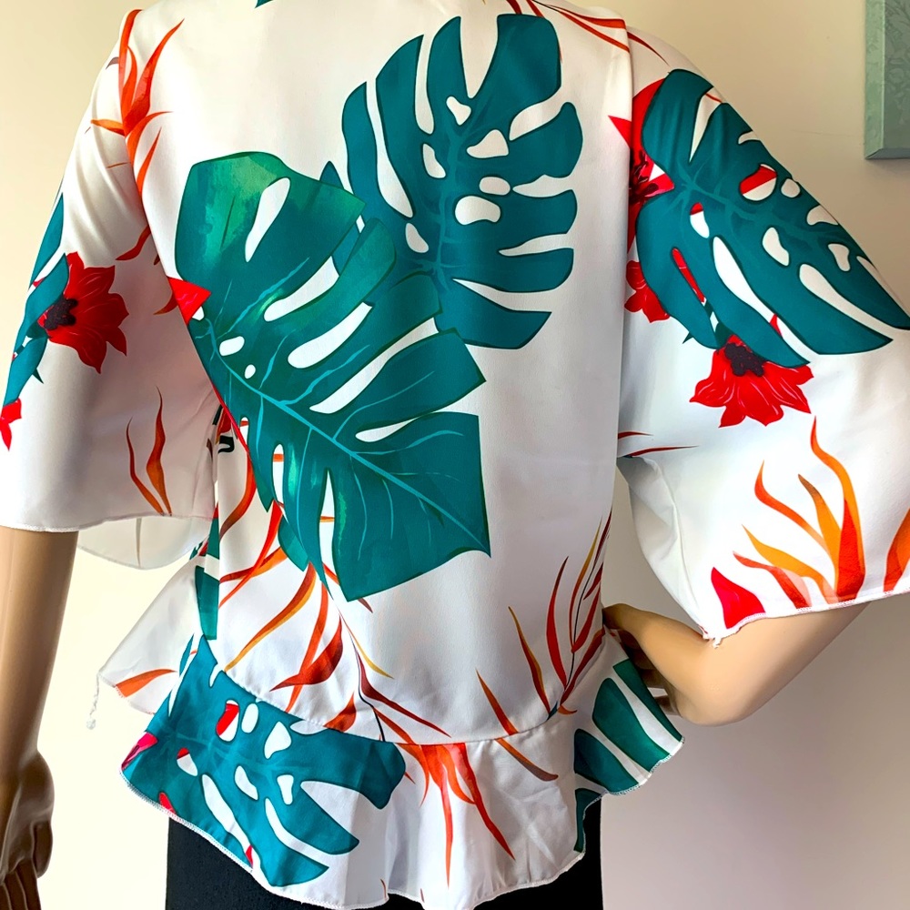 New Floral Summer Top 2X & Large - Picture 3 of 6